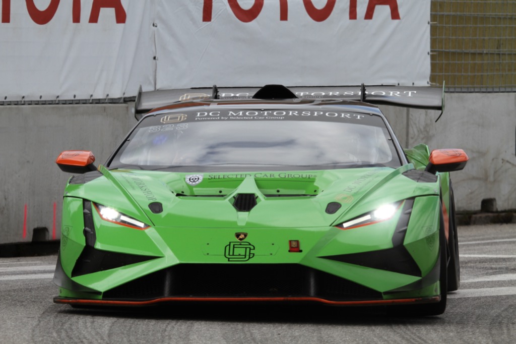 Det blev en meget stor succes med ”Race for riget”. Her er det ingen ringere end Tom Kristensen i en voldsom brutal Lamborghini. Har man først prøvet en tur med Tom i en racerbil, så glemmer man det sent.
(Foto: Motorsporten.dk)